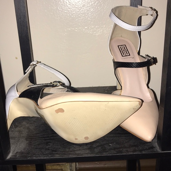 ShoeDazzle Three tone heels with ankle strap - Picture 3 of 6